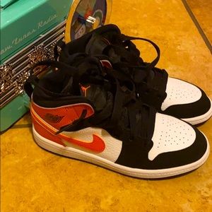 Jordan 1 Mid